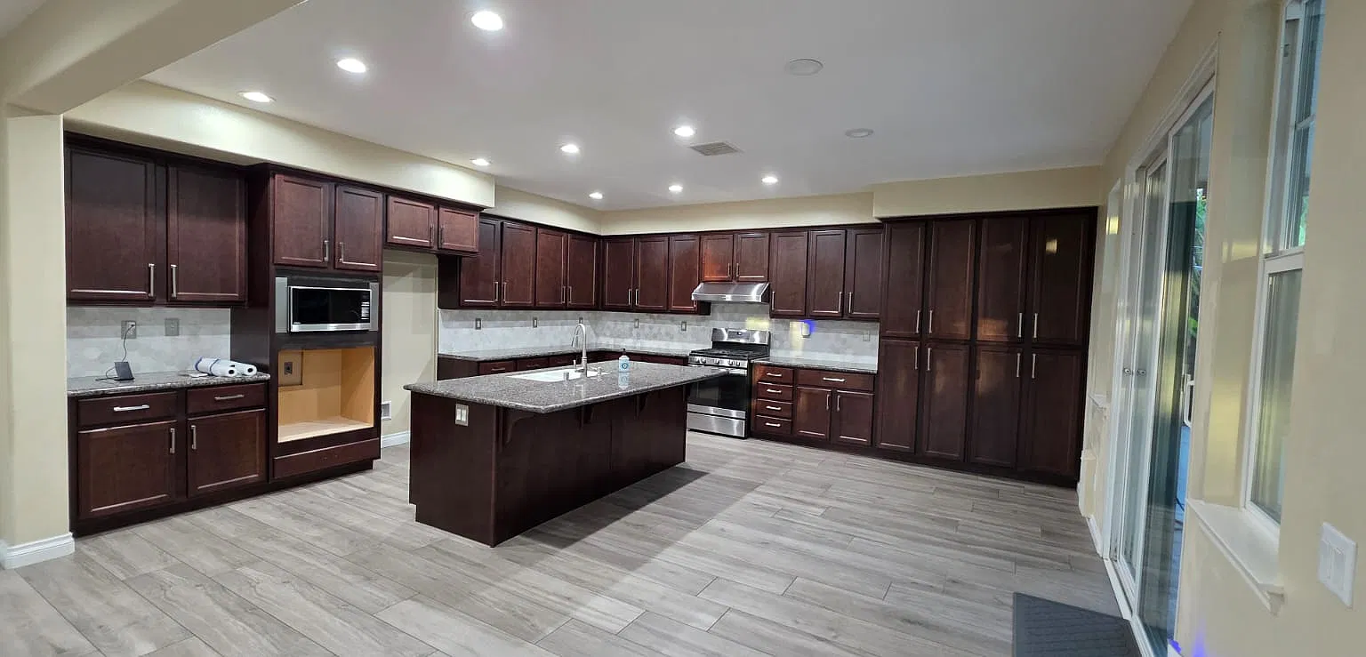 4 bed, 3297 sqft, $4,000 — Photo 3