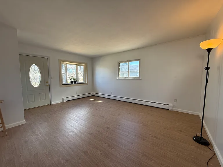 35 Early Ave — Photo 12