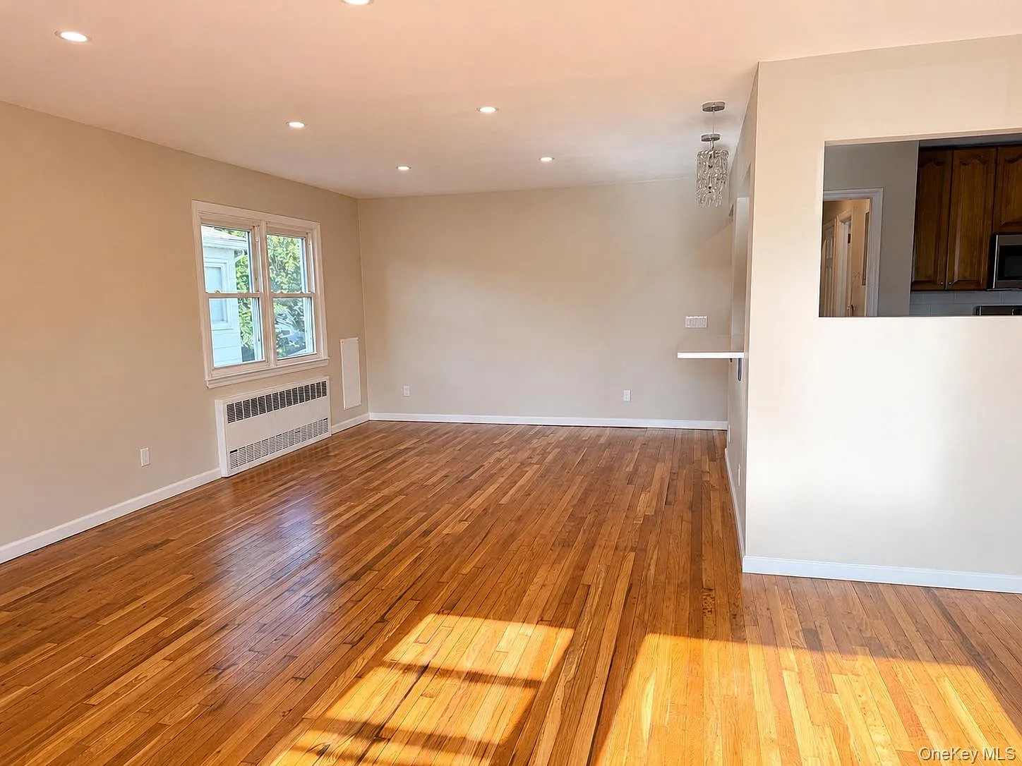 2 bed, 1.0 bath, 1150 sqft, $3,350 — Photo 2