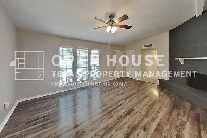 3 bed, 2.0 bath, 1548 sqft, $2,200 — Photo 3