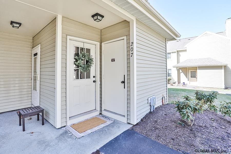 1st image of 207 Monmouth Way