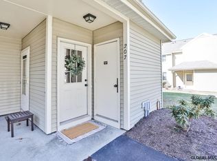 207 Monmouth Way, Halfmoon, NY 12065