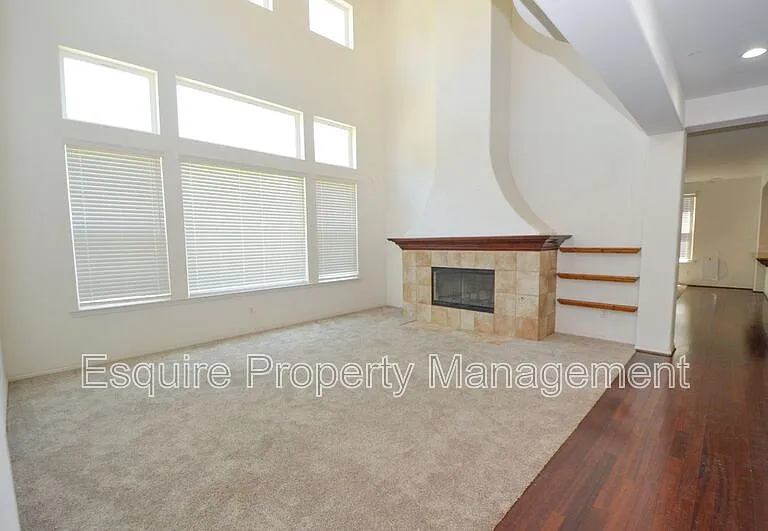 13735 Blue Ridge Way — Photo 4