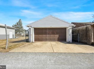 1572 Market St, Linwood, PA 19061