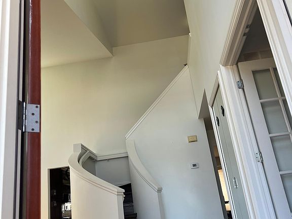 4th image of 41357 Vancouver Dr