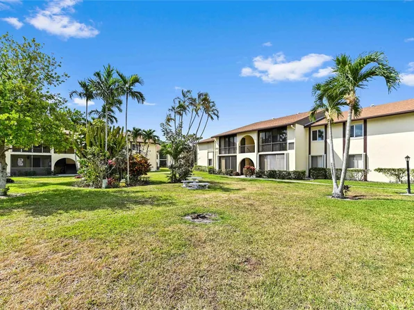 3560 Pine Needle Drive #B-2, Greenacres, FL 33463