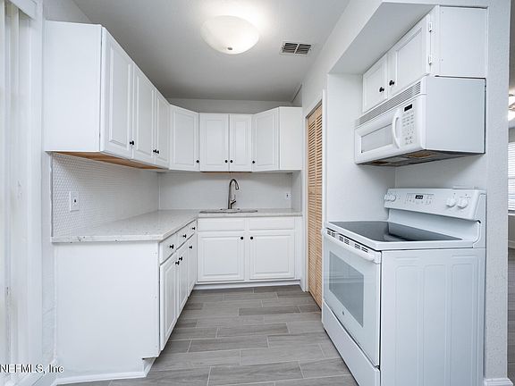 5th image of 7810 HARE Avenue