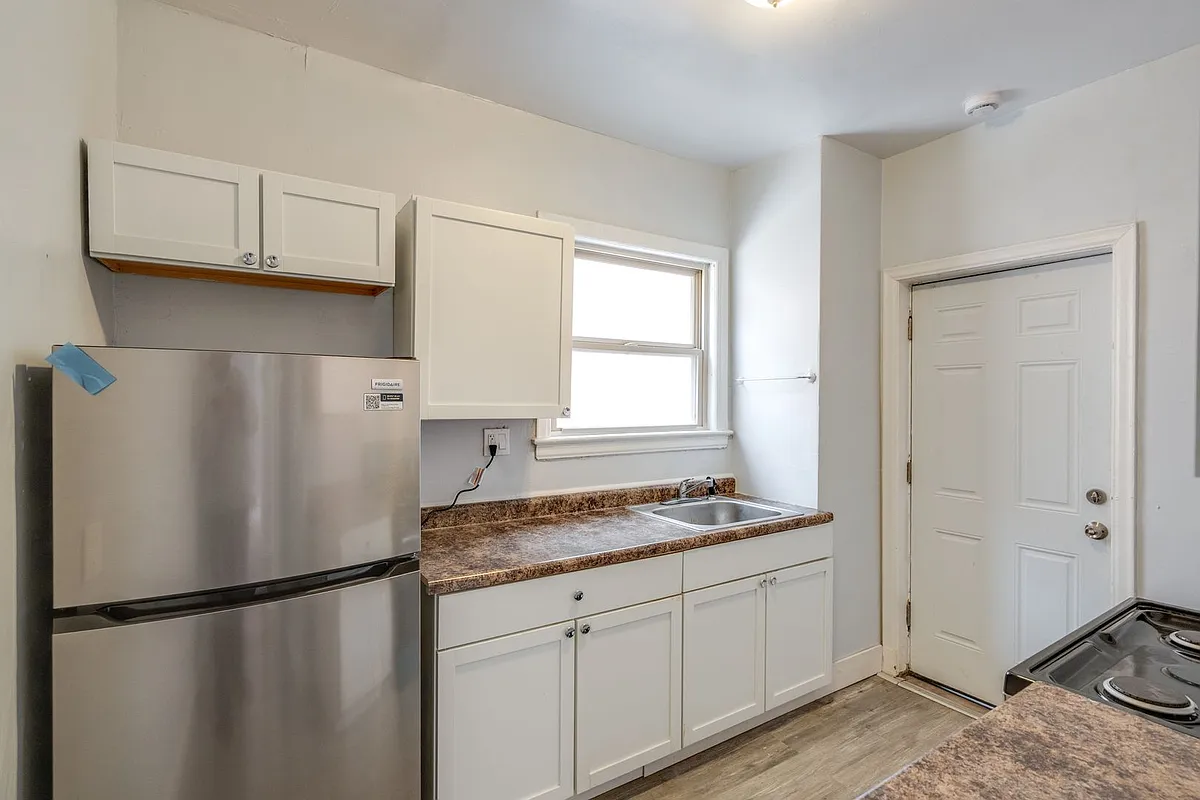 Building Photo - 2840 S Moreland Blvd #2