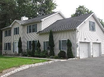 2nd image of 471 Valley Rd