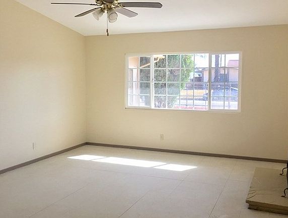3rd image of 25140 Gentian Ave