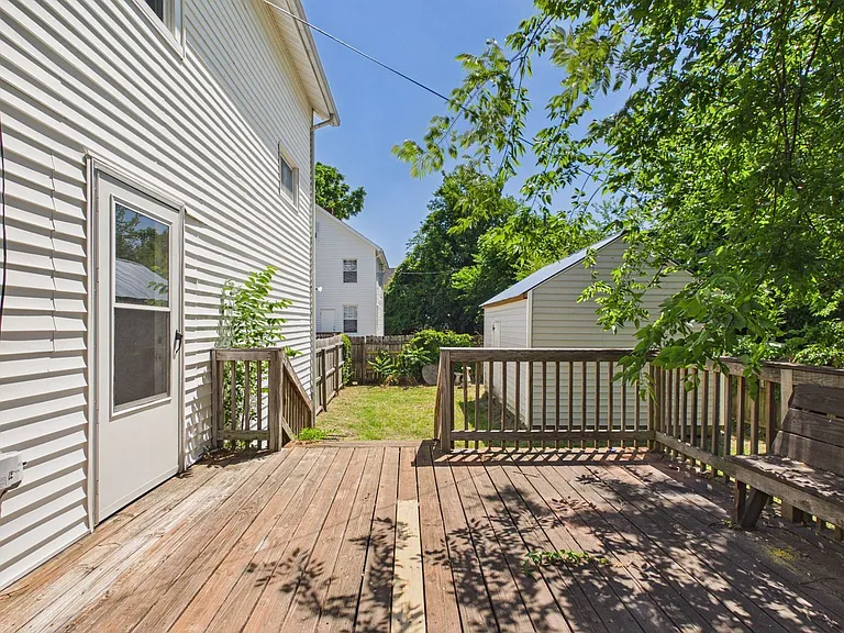 1002 Haskell St — Photo 23