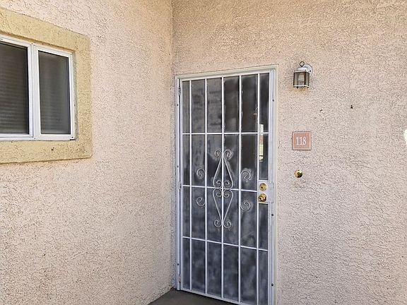 3rd image of 1900 N Torrey Pines Dr Unit 118