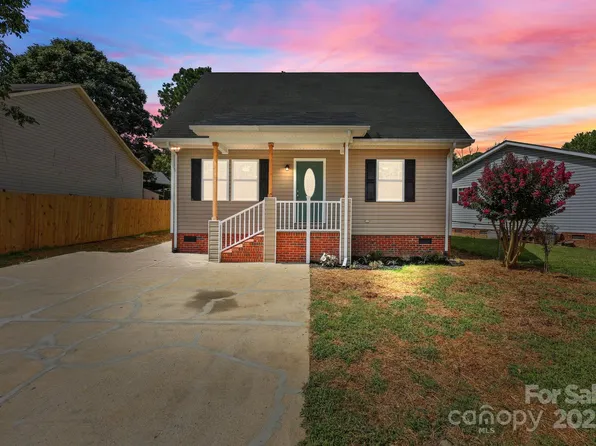 948 Pine Circle Dr NW, Concord, NC 28027