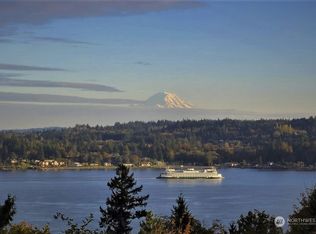 3675 NE Ridgeview Pl, Bremerton, WA 98310