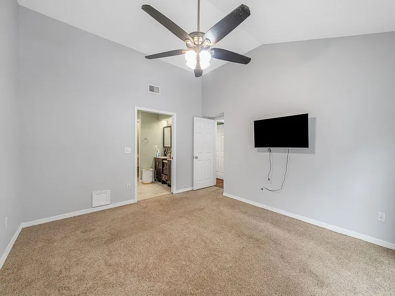 2758 Waymeyer Dr — Photo 11