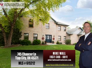 745 Chaucer Ln, Tipp City, OH 45371