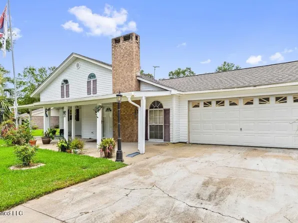 1613 Aubin Blvd, Gautier, MS 39553