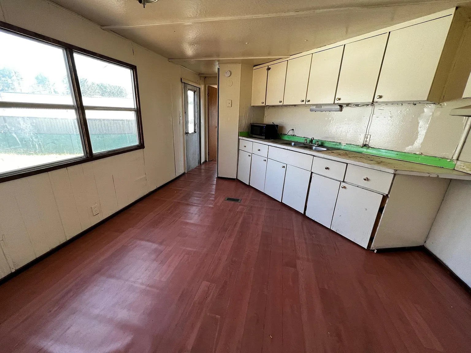 106 J Cobb Dr — Photo 2