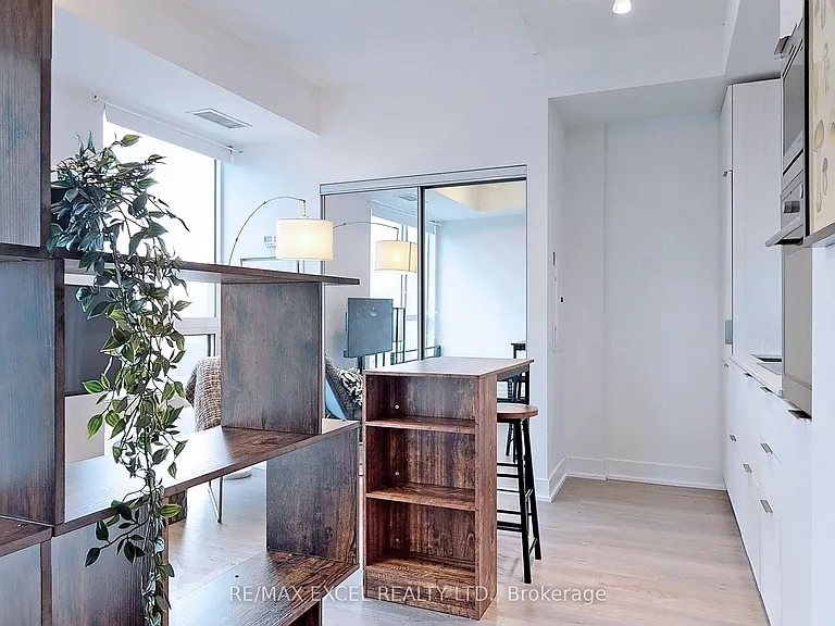 318 Richmond St W #2505 — Photo 14