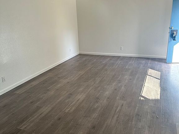 3rd image of 1141 43rd Ave APT 7