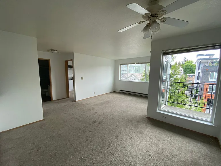 University Court Apartments — Photo 30