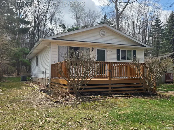 4129 W Allen Rd, Howell, MI 48855