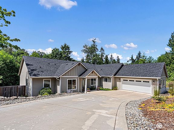 3rd image of 9236 NE Country Woods Lane