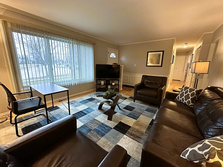 12401 Lyford Dr — Photo 15