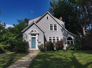 7 McLeod Rd, Troy, NY 12180