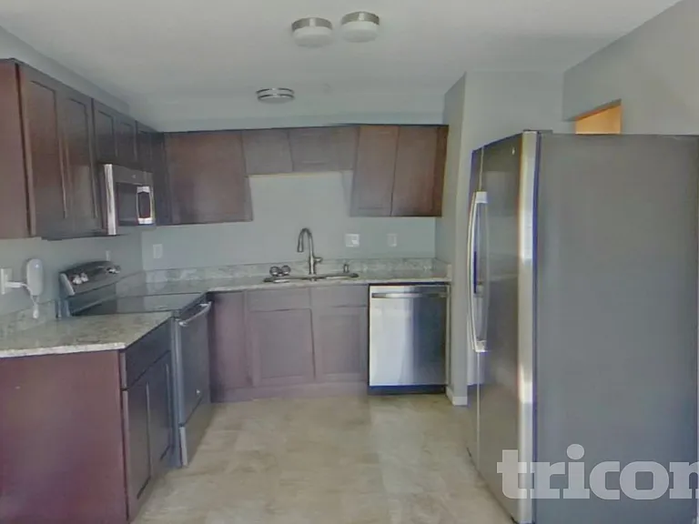 910 Foothills Ct — Photo 5