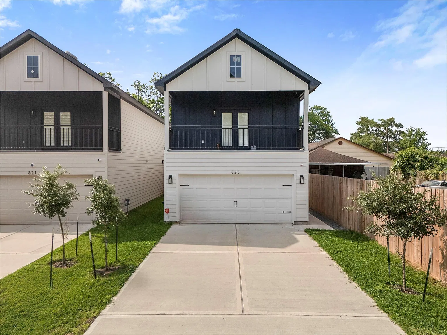 3 bed, 2.5 bath, 2224 sqft, $2,199 — Photo 2