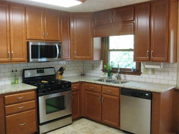 4th image of 2850 Shurburne Dr