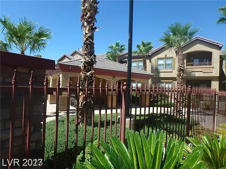 8250 N Grand Canyon Dr #1116 — Photo 27