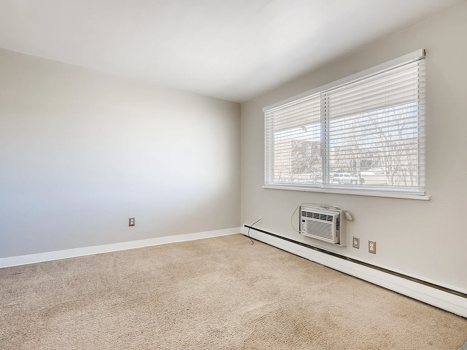 1 bed, 730 sqft, $1,040 — Photo 3