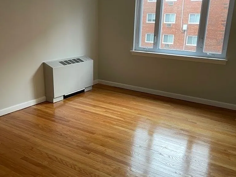 115 S Main St — Photo 10