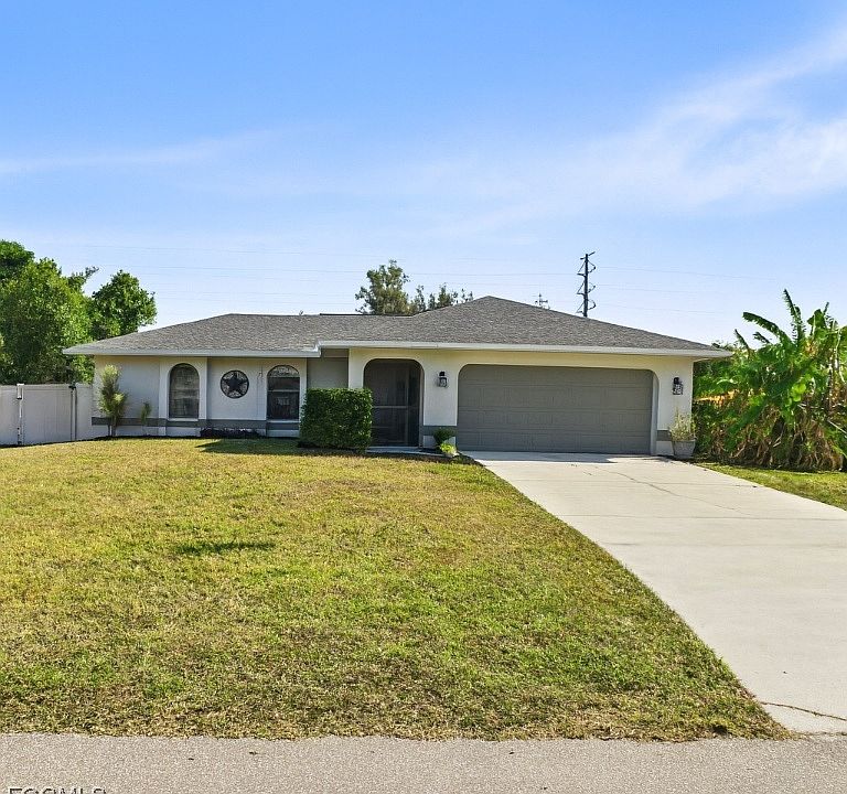 1st image of 613 SW Santa Barbara Pl