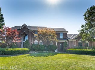 51137 Plymouth Valley Dr, Plymouth, MI