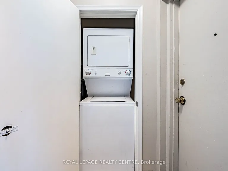 339 Sheppard Ave E #3 — Photo 31