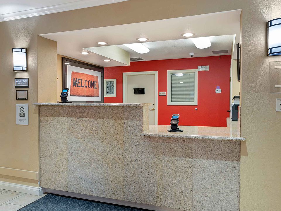 Lobby and Guest Check-in