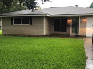 412 S 3rd St, Nederland, TX 77627