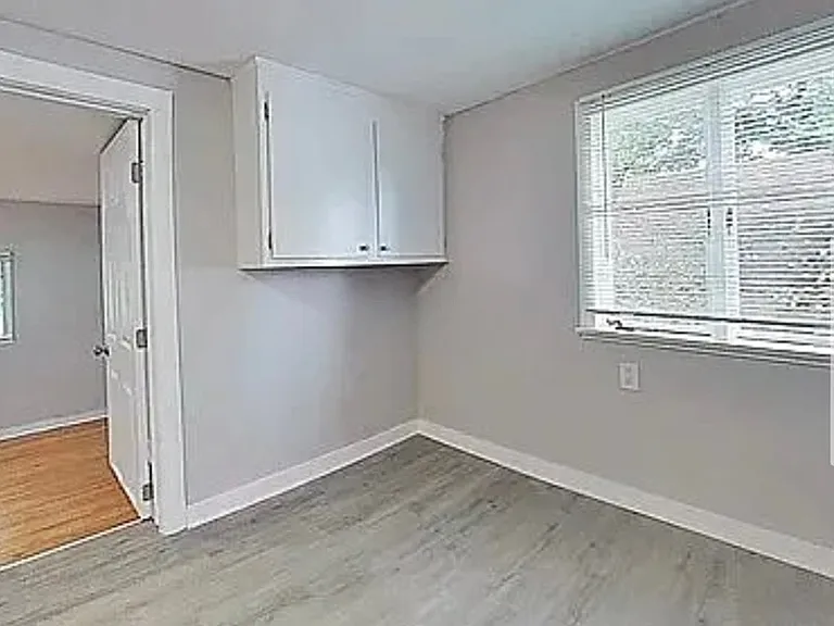 308 Schuyler St — Photo 10