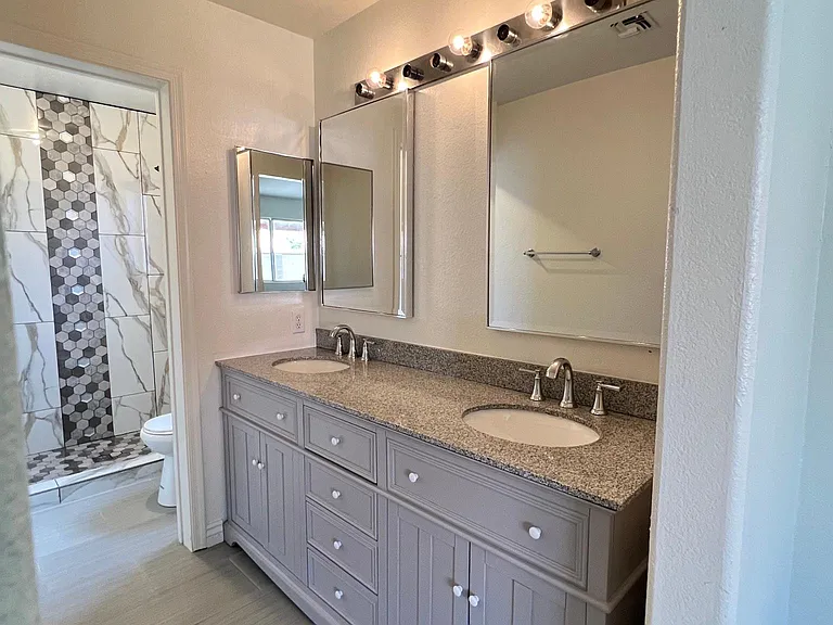 8635 W Roanoke Ave — Photo 6