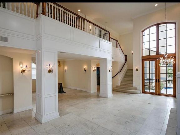 2nd image of 676 Margarita Ave