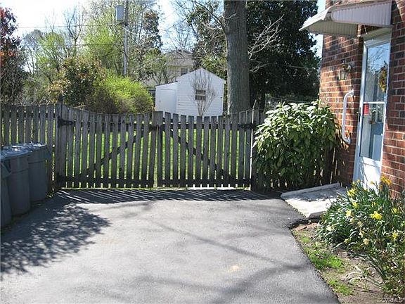 4th image of 9207 Whitemont Dr