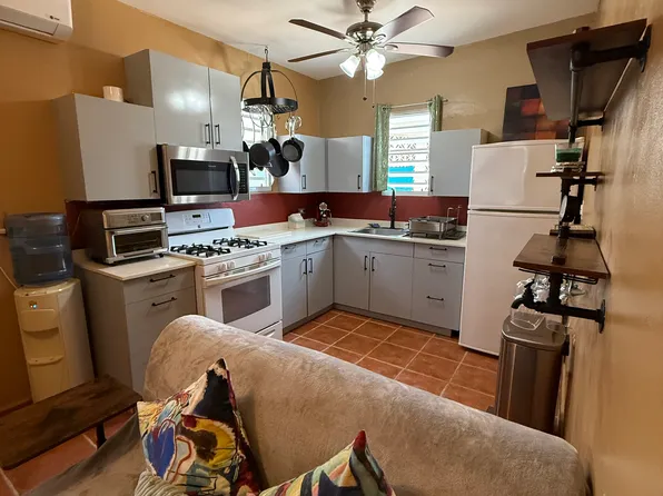 27 Calle Perseo, Carolina, PR