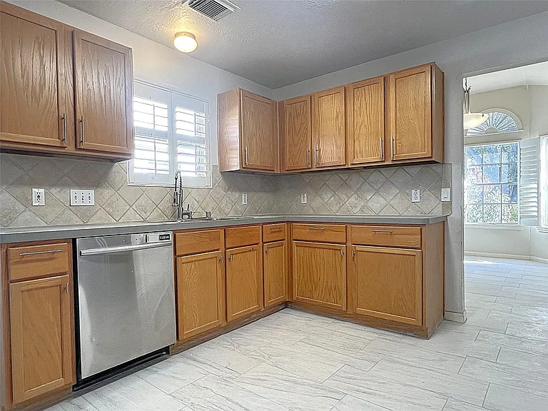 6839 Catarina Cir — Photo 12