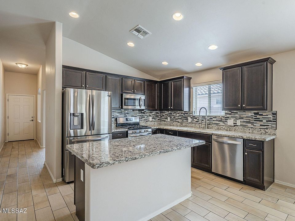 1st image of 8760 W Saguaro Moon Rd