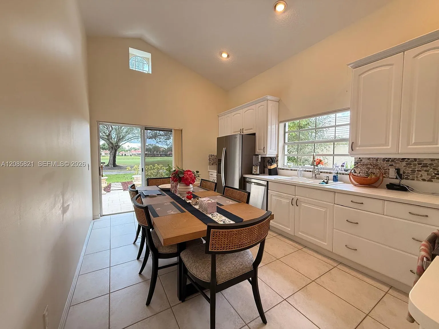 30 Windsor Ln — Photo 3