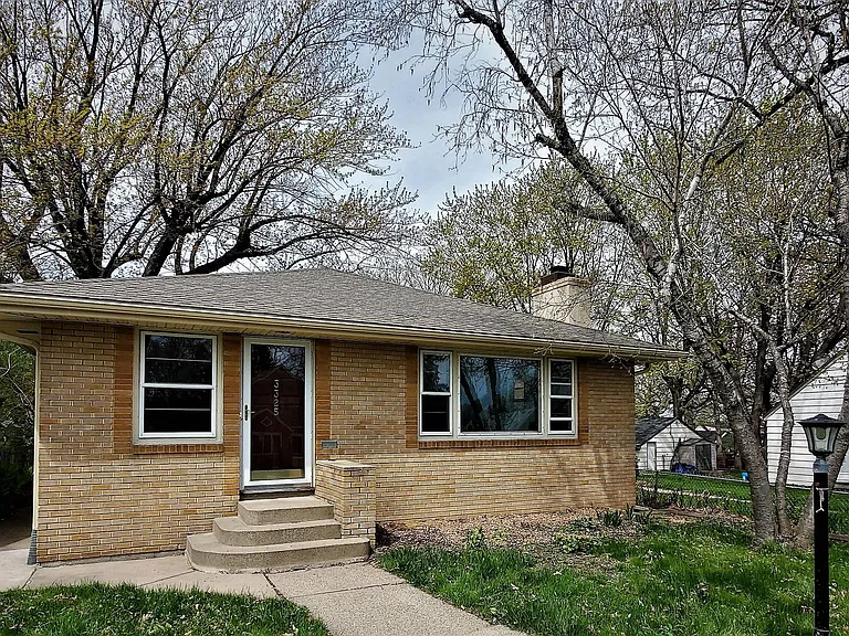 3325 Beard Ave N — Photo 1