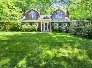 6 Devoe Rd, Armonk, NY 10504